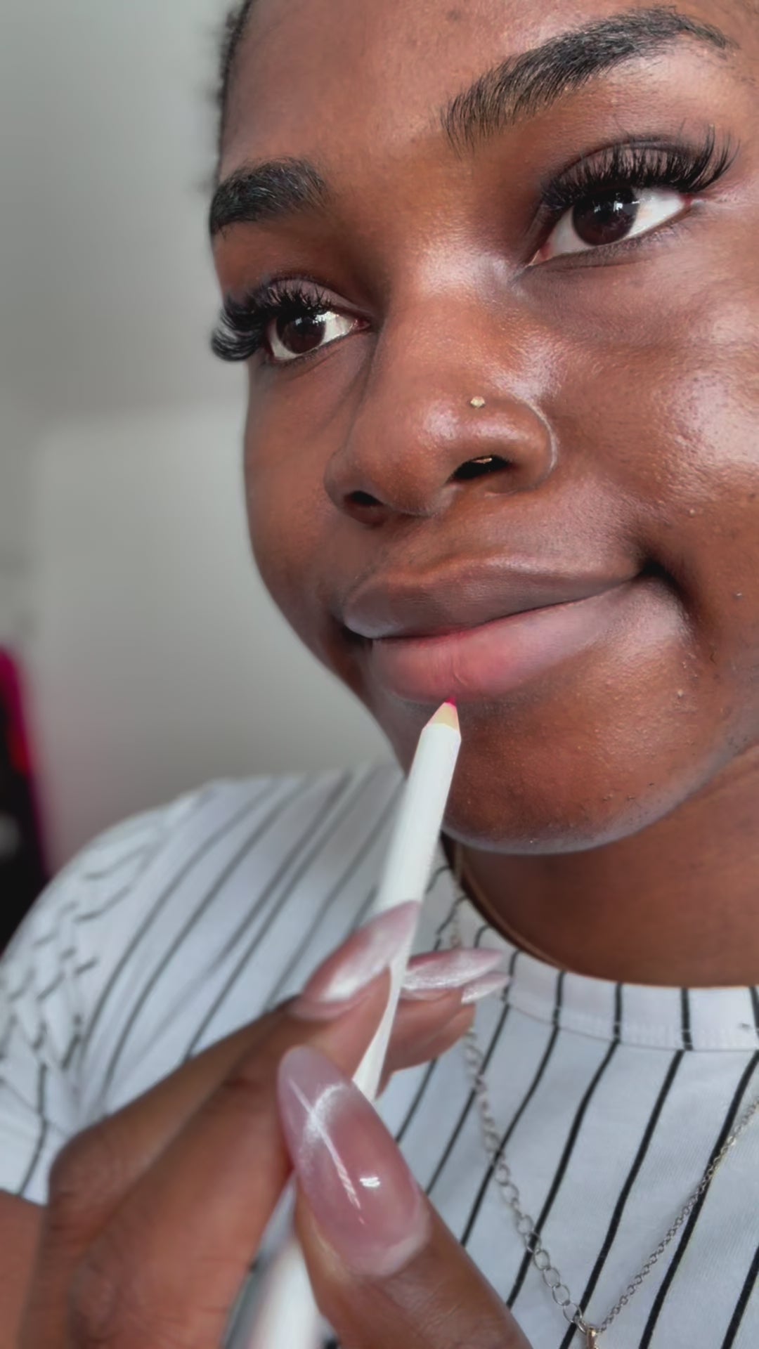 Load video: Pouts Lip Liner